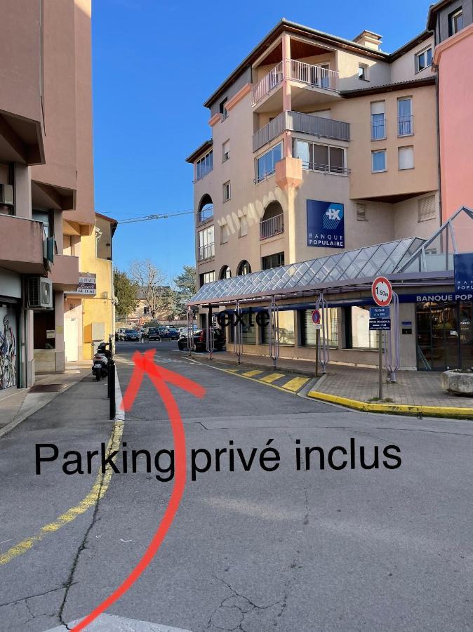 T2 Plein Centre Au 1Er Etage Avec Parking Prive Apartman Millau Kültér fotó