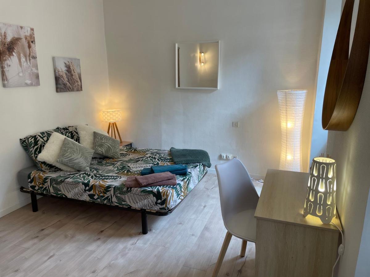 T2 Plein Centre Au 1Er Etage Avec Parking Prive Apartman Millau Kültér fotó