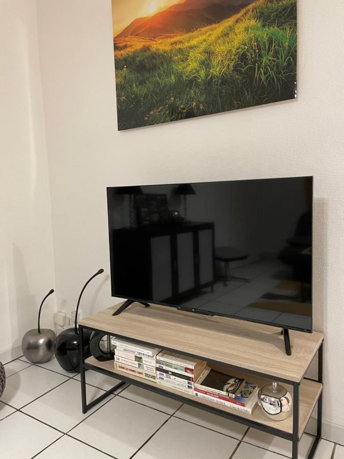 T2 Plein Centre Au 1Er Etage Avec Parking Prive Apartman Millau Kültér fotó