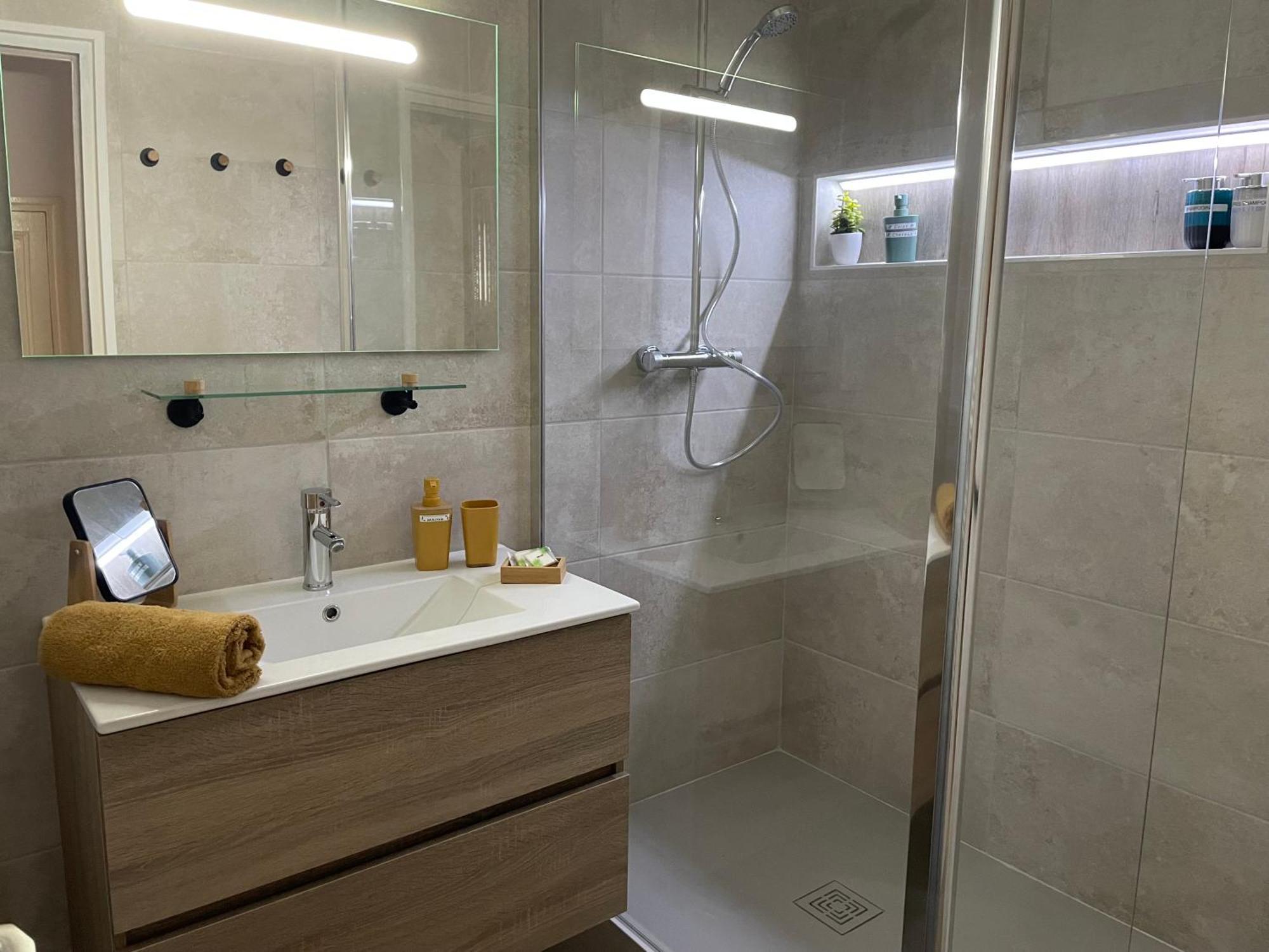 T2 Plein Centre Au 1Er Etage Avec Parking Prive Apartman Millau Kültér fotó