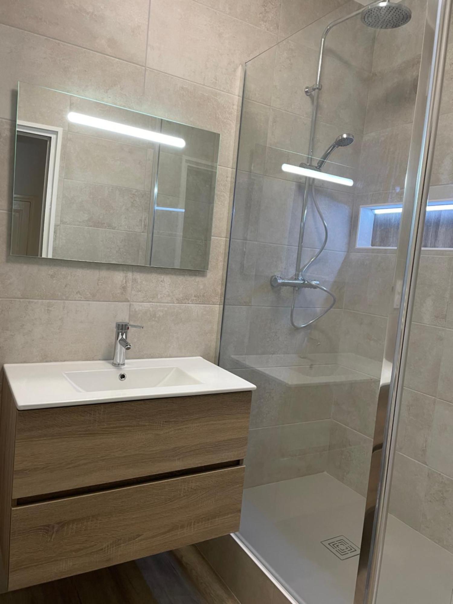 T2 Plein Centre Au 1Er Etage Avec Parking Prive Apartman Millau Kültér fotó